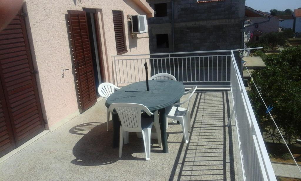 Apartment Rogic Biograd Na Moru Bagian luar foto